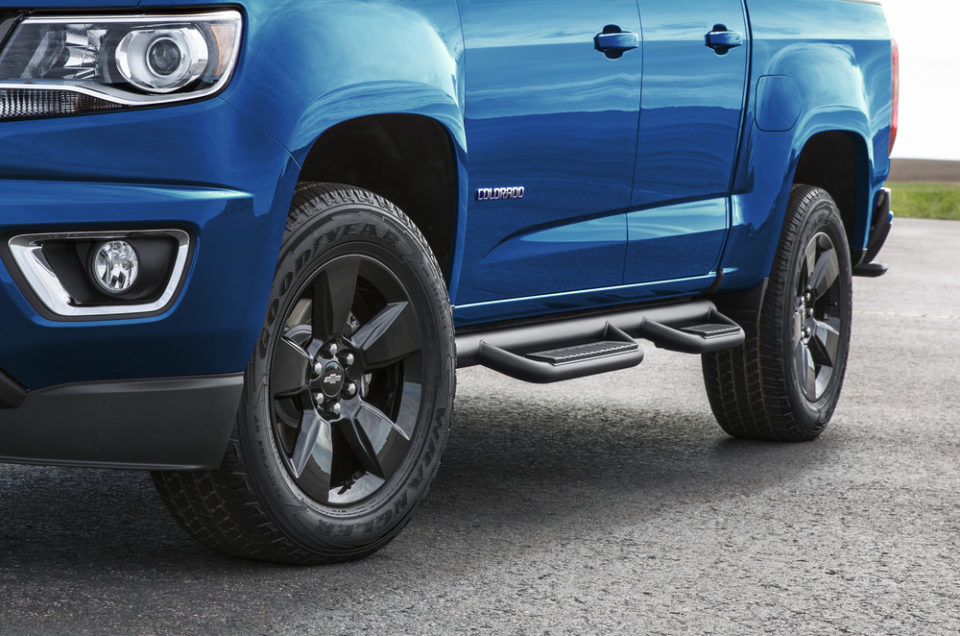 Close up of a blue 2021 Chevy Colorado